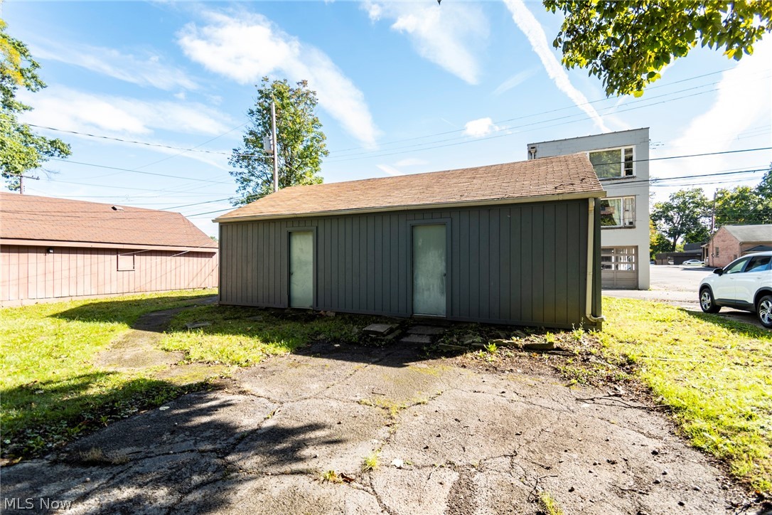 4337-4339 Chester Drive Youngstown OH 44512