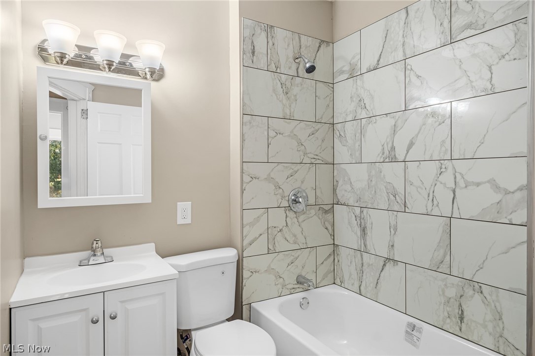 1461 Newman Avenue Lakewood OH 44107
