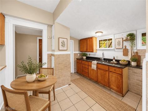 1461 Newman Avenue Lakewood OH 44107