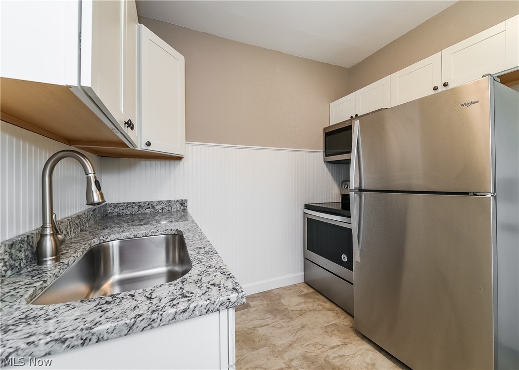 18436 Sloane Avenue Lakewood OH 44107