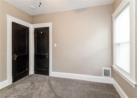 18436 Sloane Avenue Lakewood OH 44107