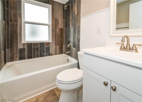 18436 Sloane Avenue Lakewood OH 44107