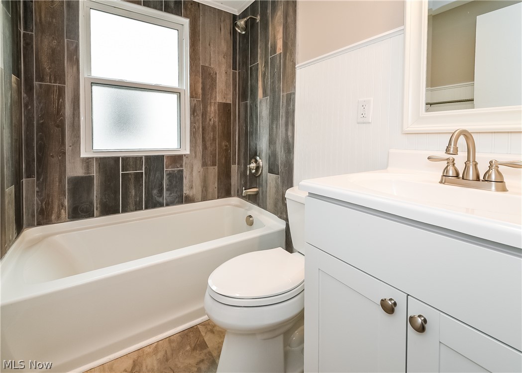 18436 Sloane Avenue Lakewood OH 44107