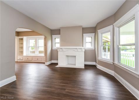 18436 Sloane Avenue Lakewood OH 44107