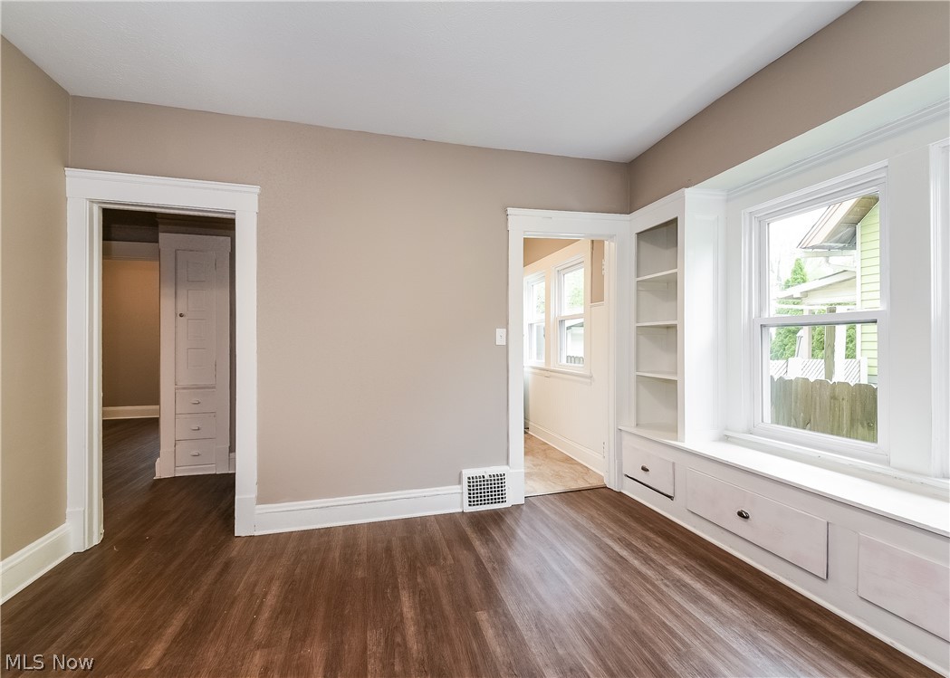 18436 Sloane Avenue Lakewood OH 44107