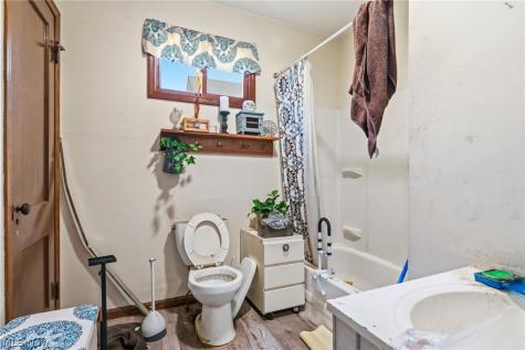 7207 Deveny Avenue Cleveland OH 44105