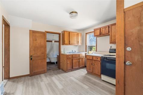 7207 Deveny Avenue Cleveland OH 44105
