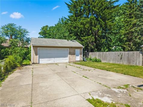 7207 Deveny Avenue Cleveland OH 44105