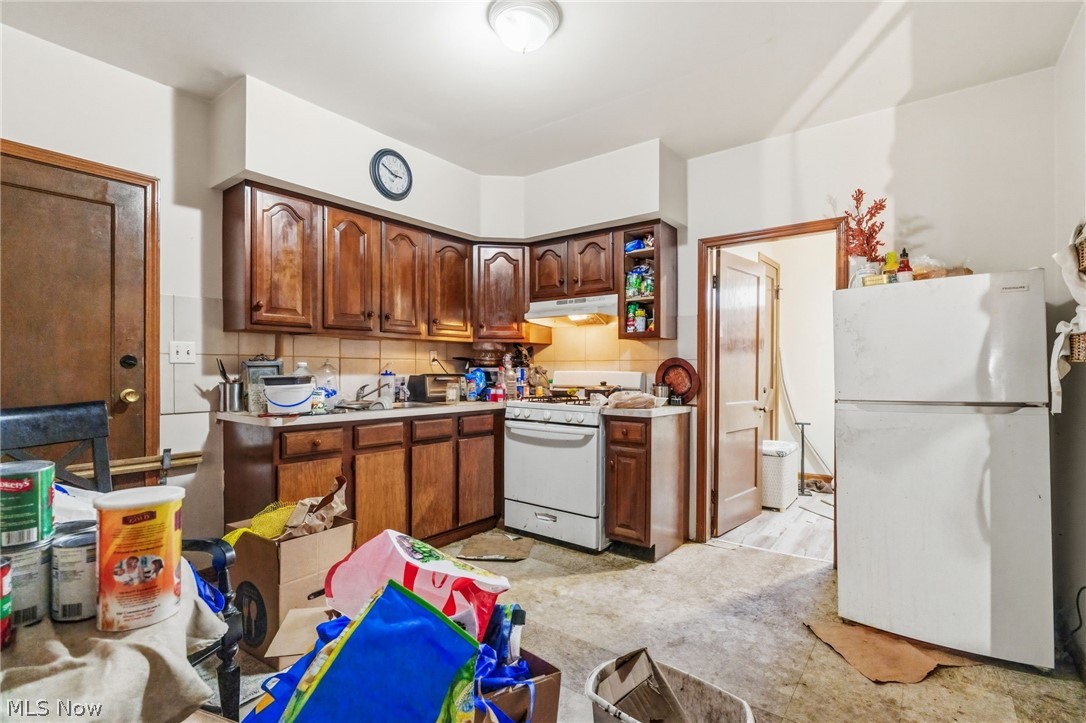 7207 Deveny Avenue Cleveland OH 44105