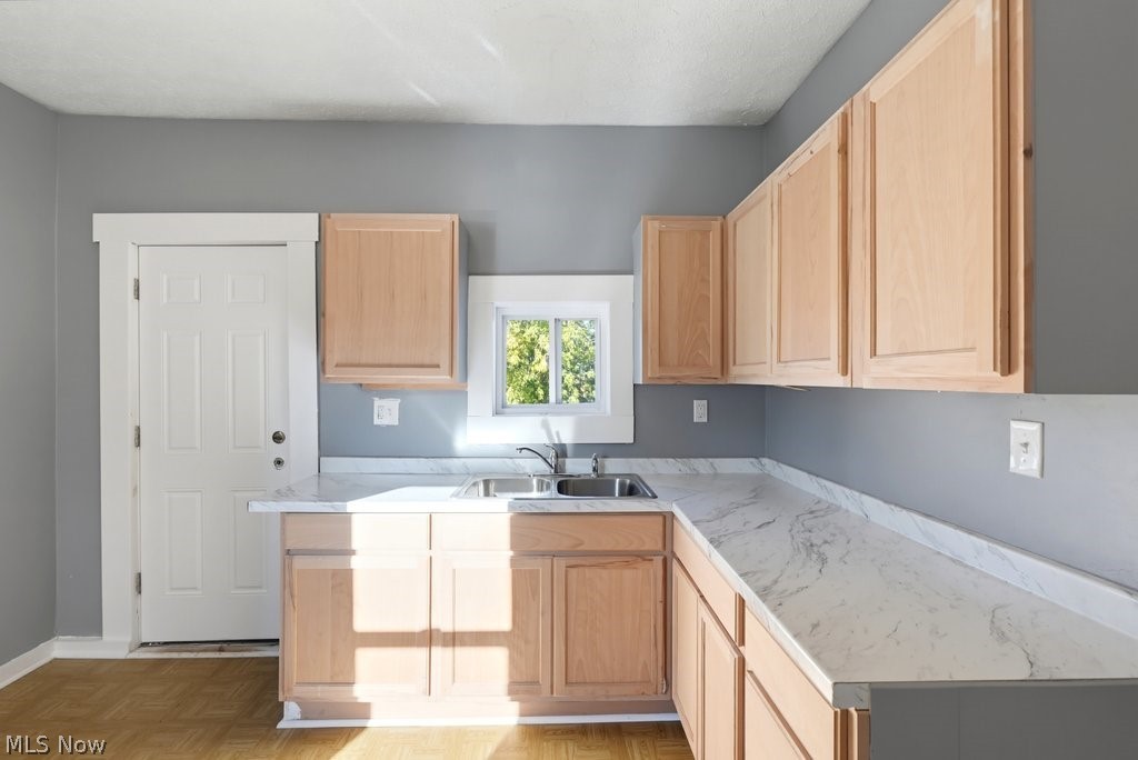 290-292 E South Street Akron OH 44311