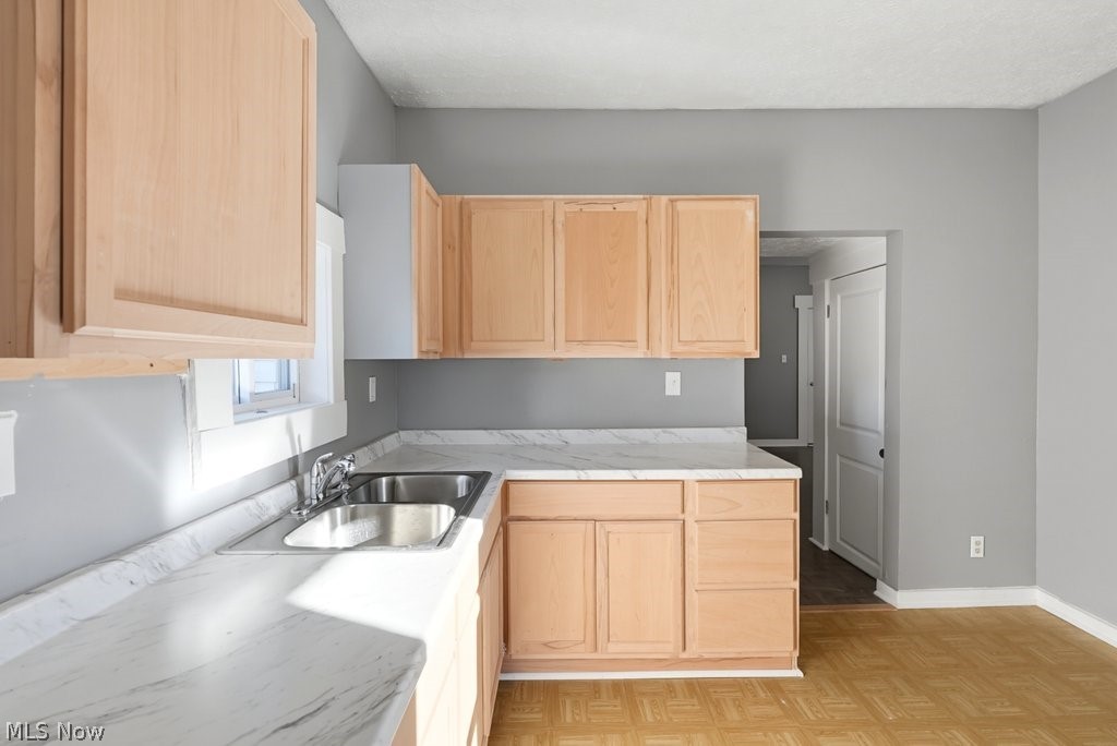 290-292 E South Street Akron OH 44311