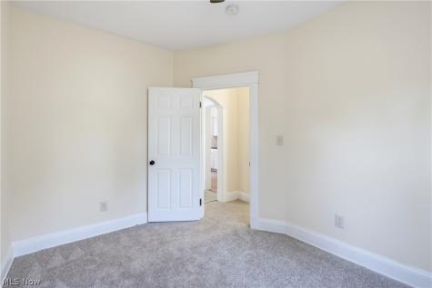 658 E 92nd Street Cleveland OH 44108