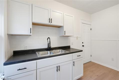 658 E 92nd Street Cleveland OH 44108
