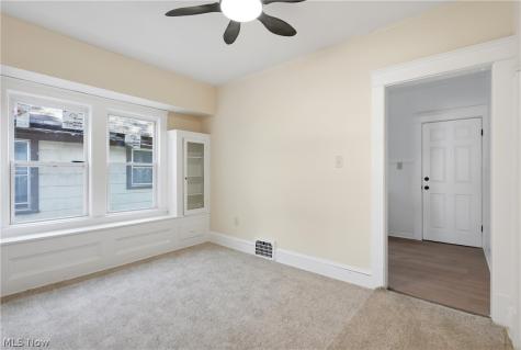 658 E 92nd Street Cleveland OH 44108