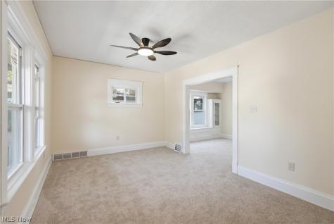 658 E 92nd Street Cleveland OH 44108