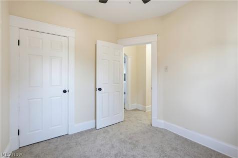 658 E 92nd Street Cleveland OH 44108