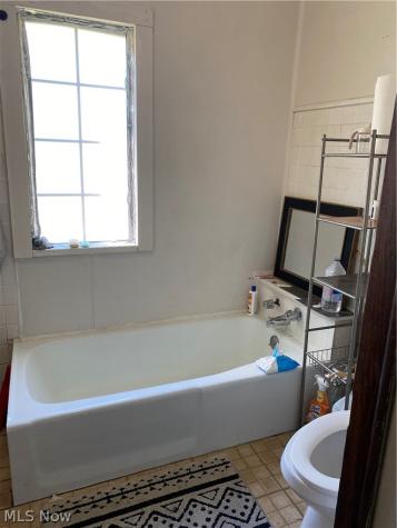 6622 Lansing Cleveland OH 44105