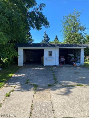 6622 Lansing Cleveland OH 44105