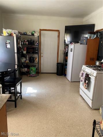 6622 Lansing Cleveland OH 44105