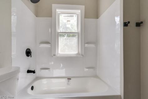 4131 E 146th Street Cleveland OH 44128