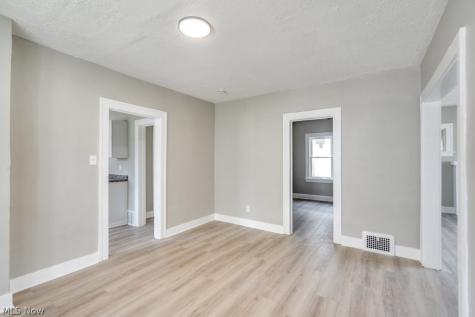 4131 E 146th Street Cleveland OH 44128