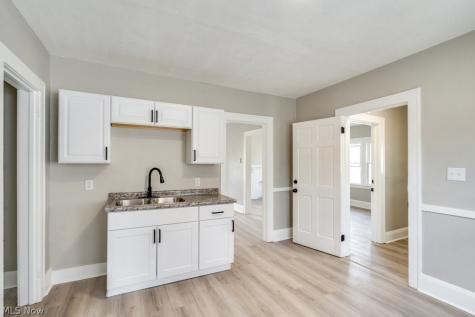 4131 E 146th Street Cleveland OH 44128