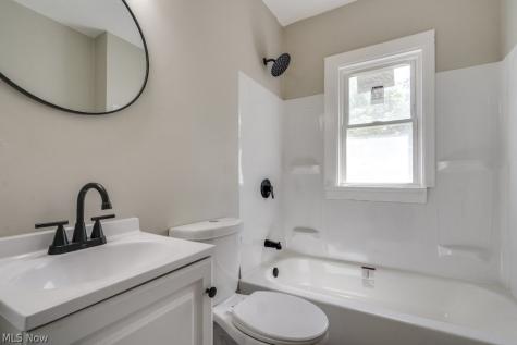 4131 E 146th Street Cleveland OH 44128