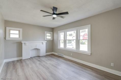 4131 E 146th Street Cleveland OH 44128