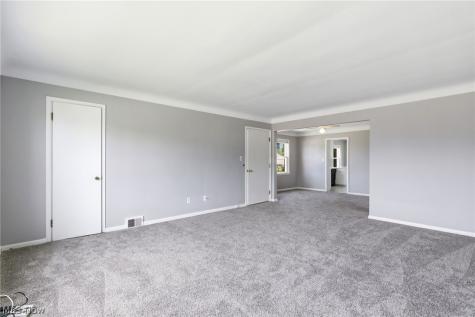 2341 Warrensville Center Road University Heights OH 44118