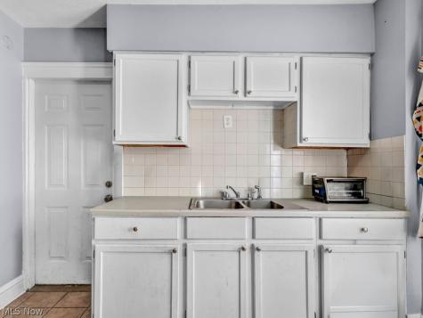 3515 W 100th Street Cleveland OH 44111