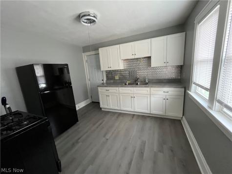 5214 Northcliff Avenue Cleveland OH 44144