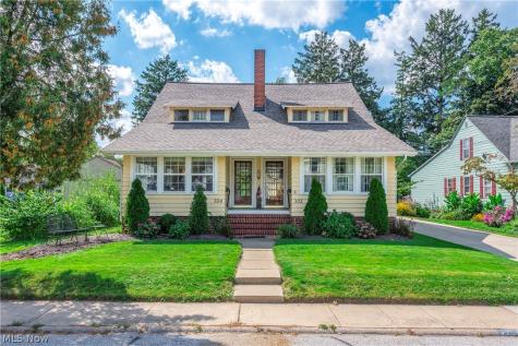302-304 Ruth Street Bay Village OH 44140
