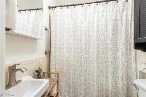 302-304 Ruth Street Bay Village OH 44140