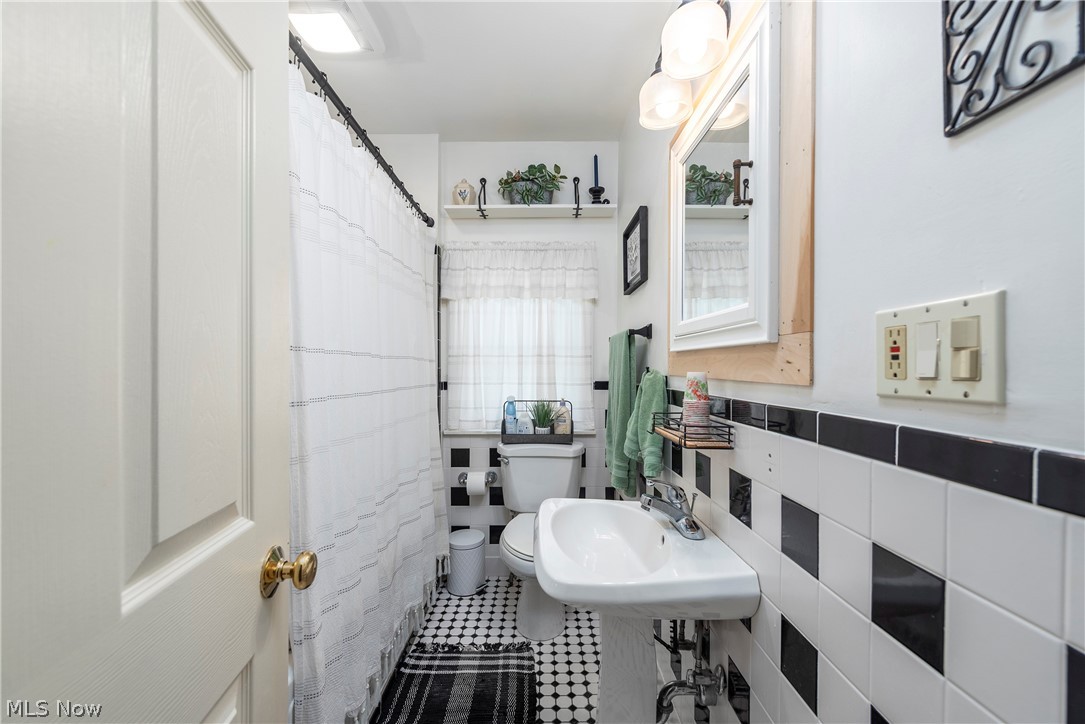 302-304 Ruth Street Bay Village OH 44140
