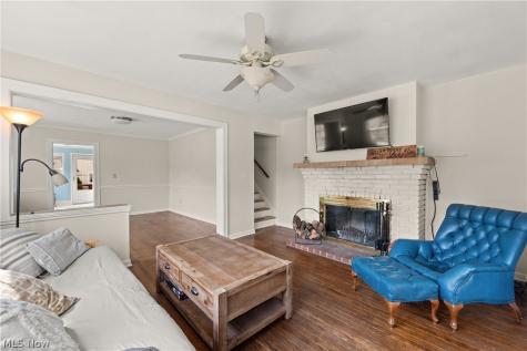 302-304 Ruth Street Bay Village OH 44140