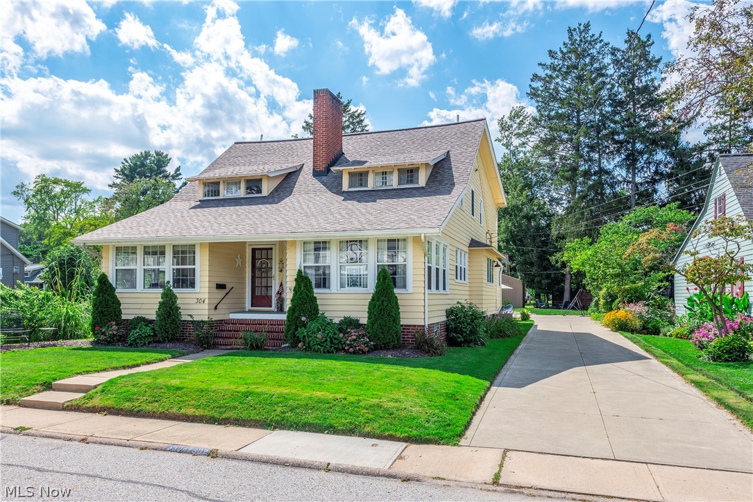 302-304 Ruth Street Bay Village OH 44140