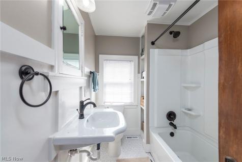 302-304 Ruth Street Bay Village OH 44140