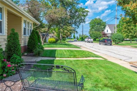 302-304 Ruth Street Bay Village OH 44140