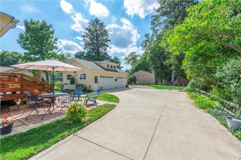 302-304 Ruth Street Bay Village OH 44140