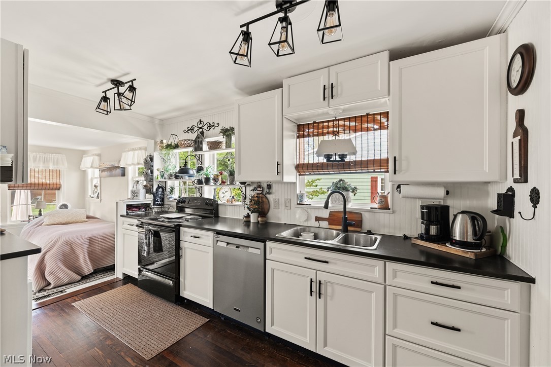 302-304 Ruth Street Bay Village OH 44140