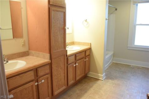 541 & 547 E Main Street Ravenna OH 44266