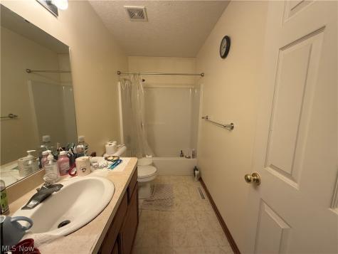 4404 W 53rd Street Cleveland OH 44144