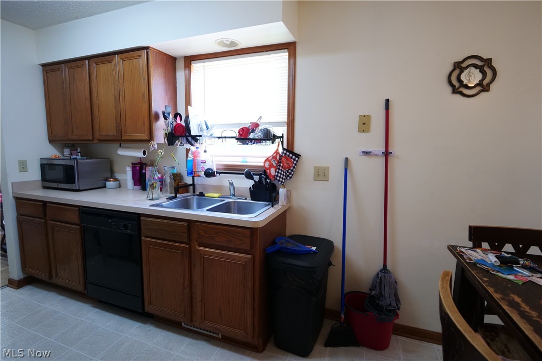4404 W 53rd Street Cleveland OH 44144