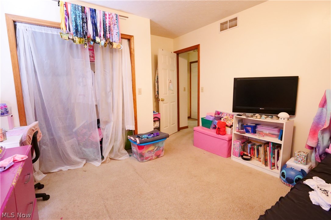 4404 W 53rd Street Cleveland OH 44144