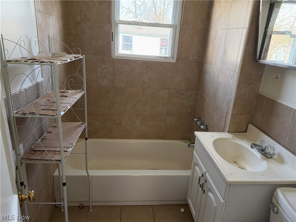 3821 E 143rd Street Cleveland OH 44128