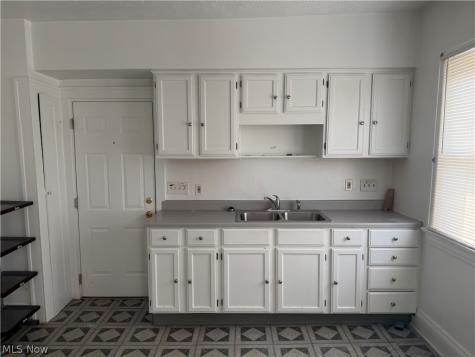 3821 E 143rd Street Cleveland OH 44128