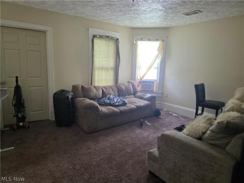 6408 Carl Avenue Cleveland OH 44103
