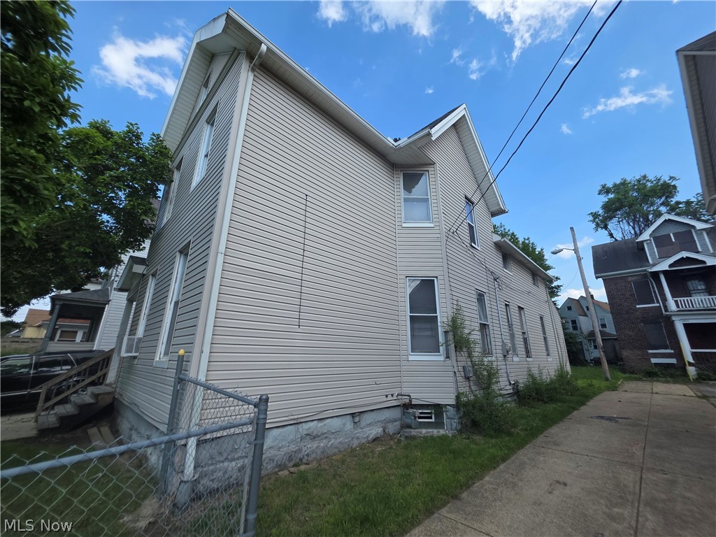 6408 Carl Avenue Cleveland OH 44103