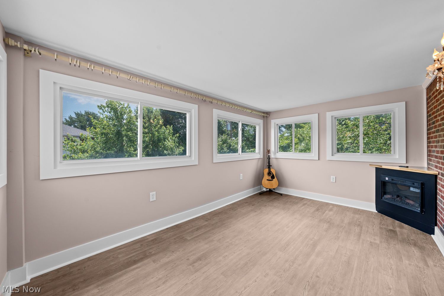 7877 Wainstead Drive Parma OH 44129