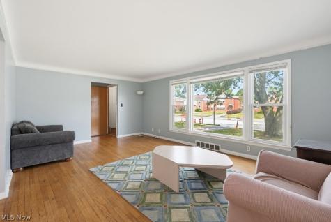 2384 Warrensville Center Road University Heights OH 44118